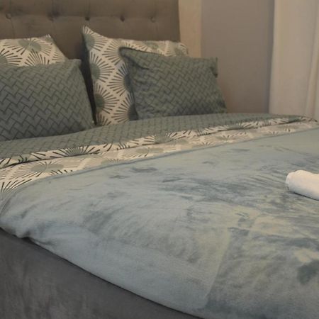 Teodora Lux Apartman Free Privat Parking Apartment Нови Сад Екстериор снимка
