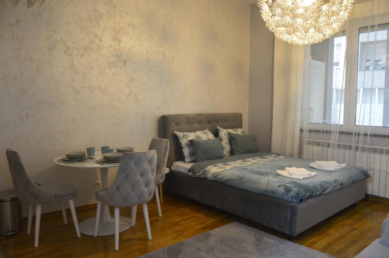 Teodora Lux Apartman Free Privat Parking Apartment Нови Сад Екстериор снимка