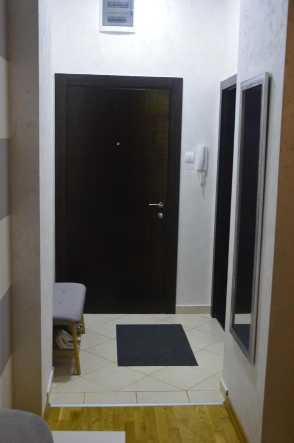 Teodora Lux Apartman Free Privat Parking Apartment Нови Сад Екстериор снимка