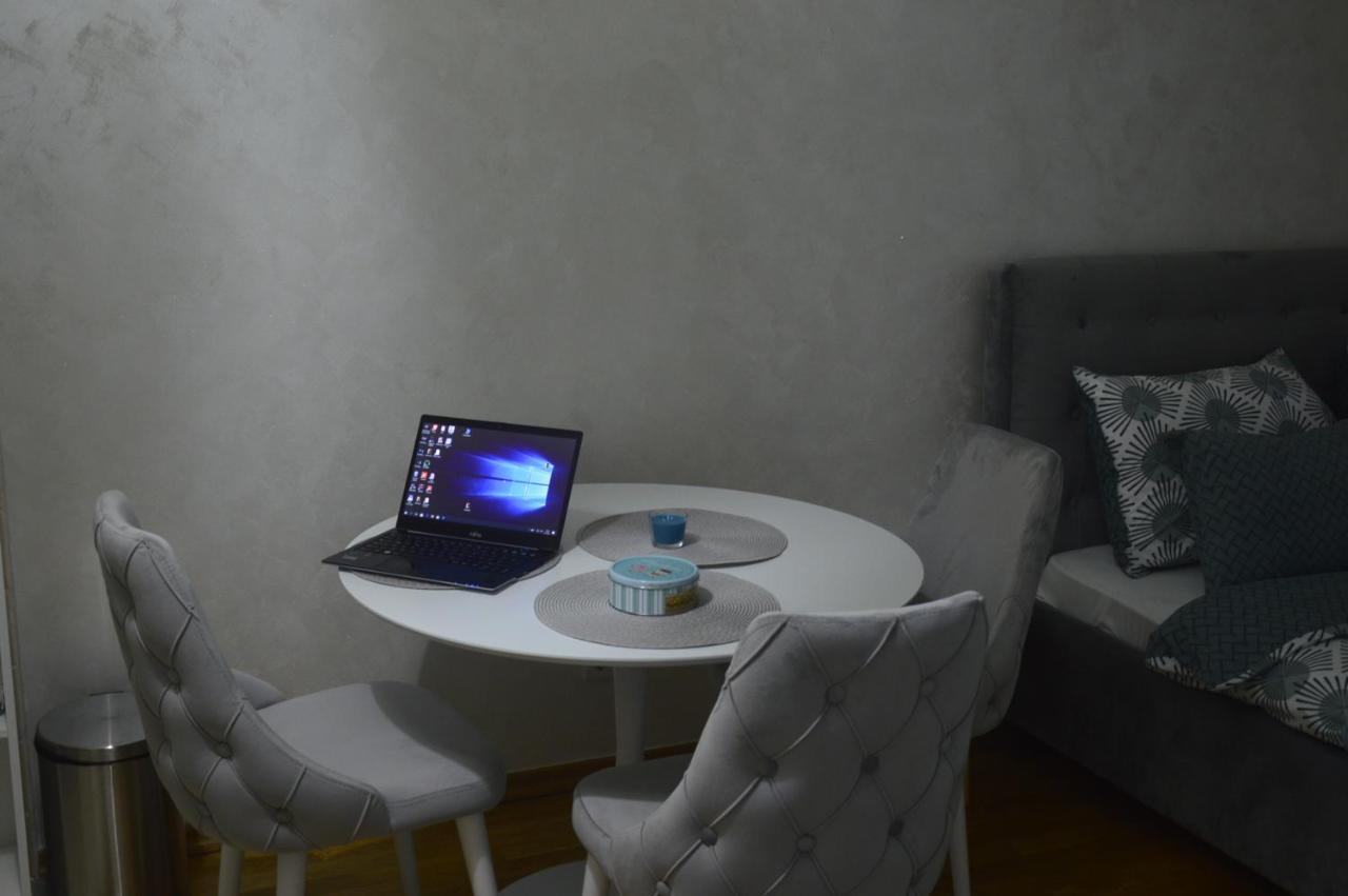 Teodora Lux Apartman Free Privat Parking Apartment Нови Сад Екстериор снимка