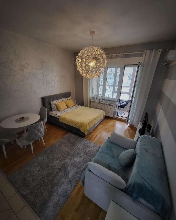 Teodora Lux Apartman Free Privat Parking Apartment Нови Сад Екстериор снимка